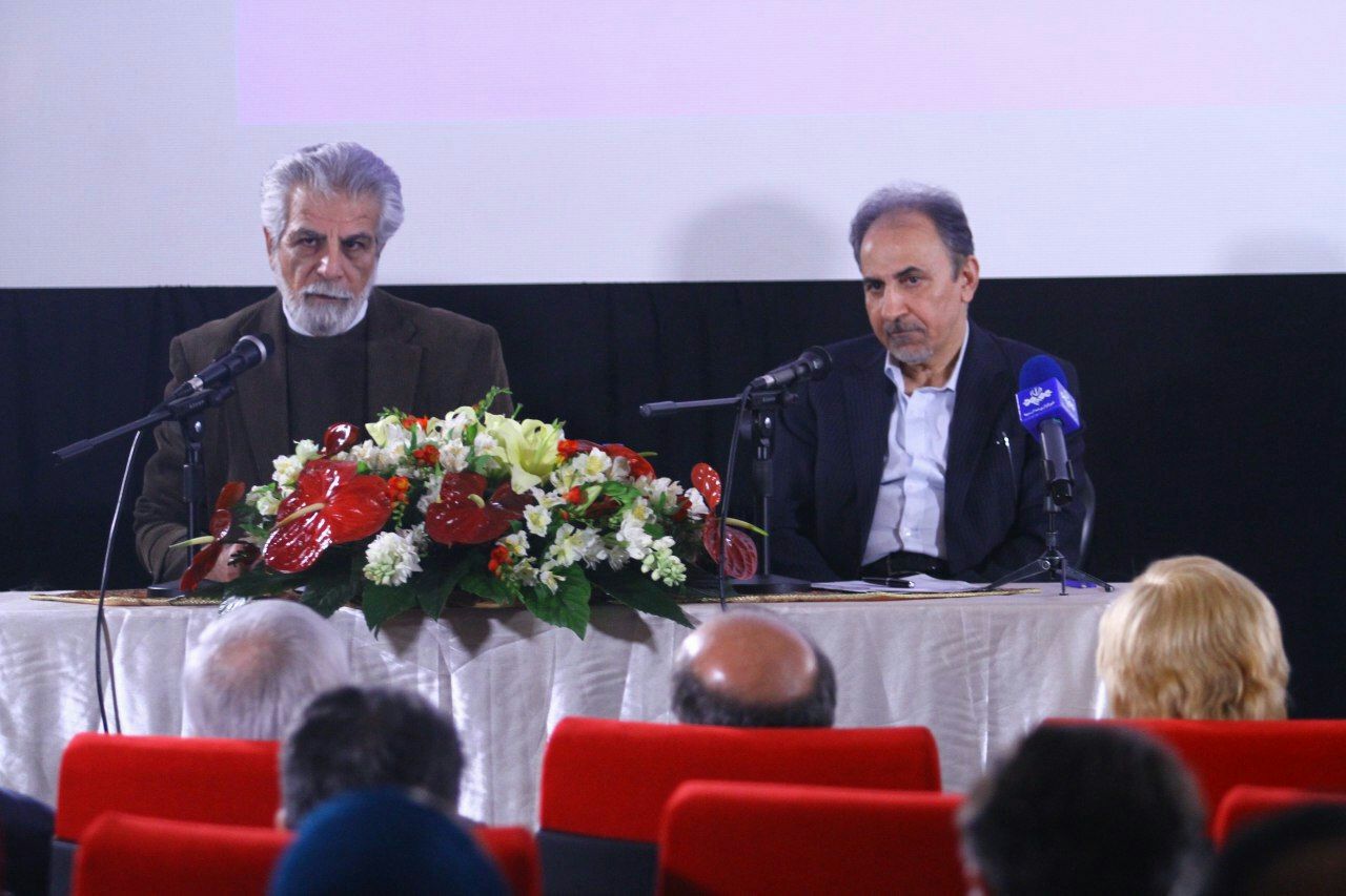 دیدار جمعی از اعضای خانه سینما با شهردار تهران در موزه سینما 2