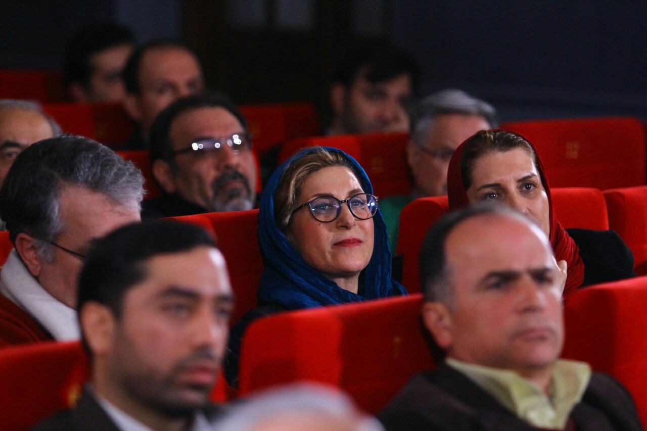 دیدار جمعی از اعضای خانه سینما با شهردار تهران در موزه سینما 6