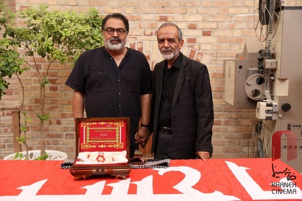 آیین پرچم گردانی در خانه سینما 3