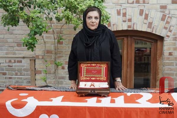 آیین پرچم گردانی در خانه سینما 9