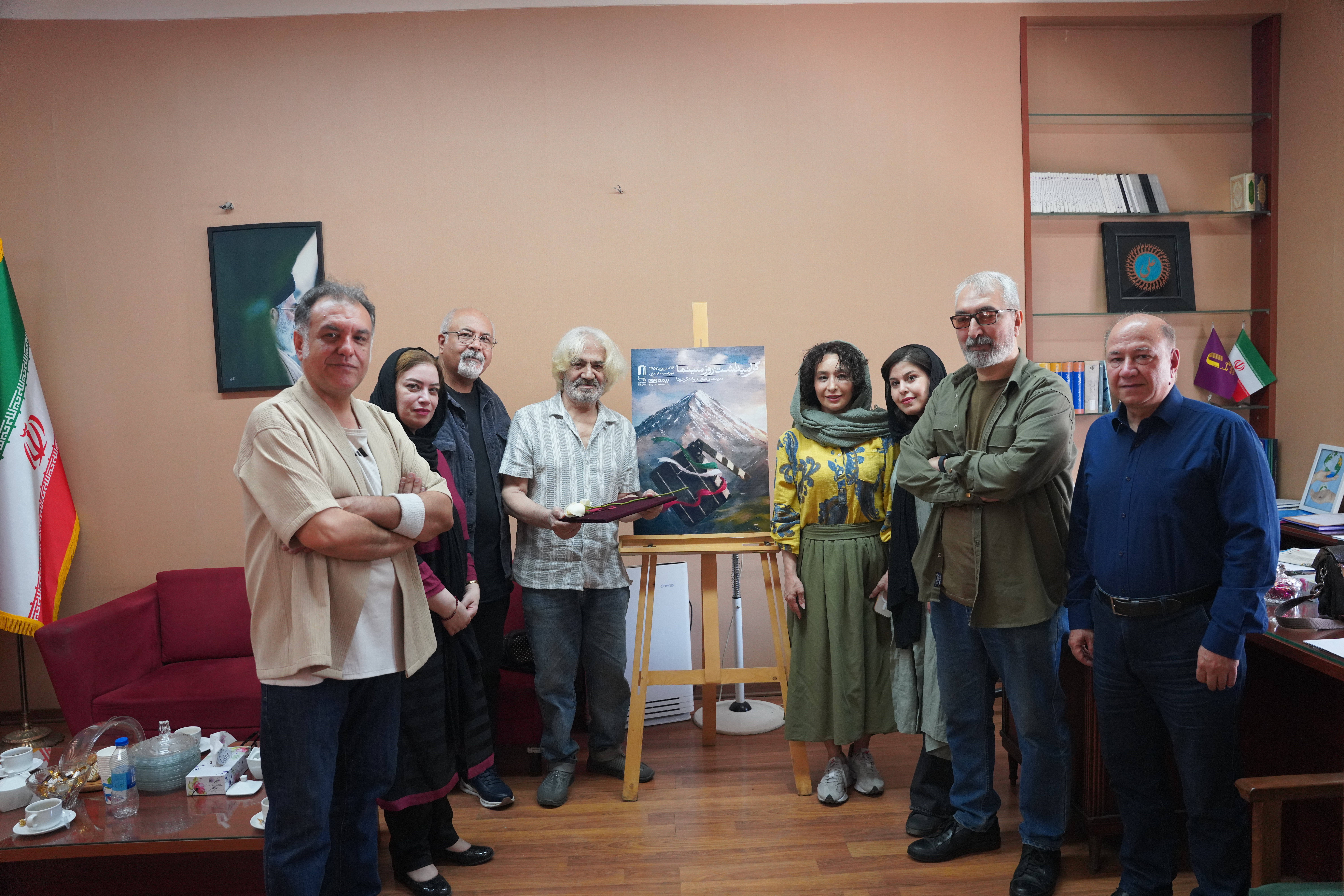 تقدیر از «اکبر اصفهانی» عکاس پیشکسوت در خانه سینما