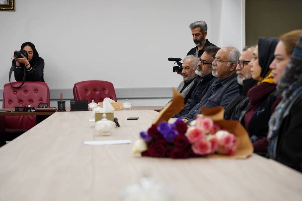 تقدیر از کادر درمان بیمارستان های امام خمینی و شریعتی