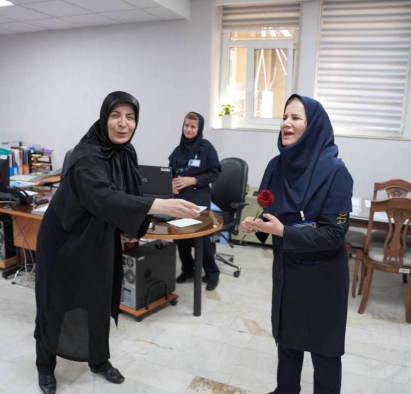 تقدیر از کادر درمان بیمارستان های امام خمینی و شریعتی