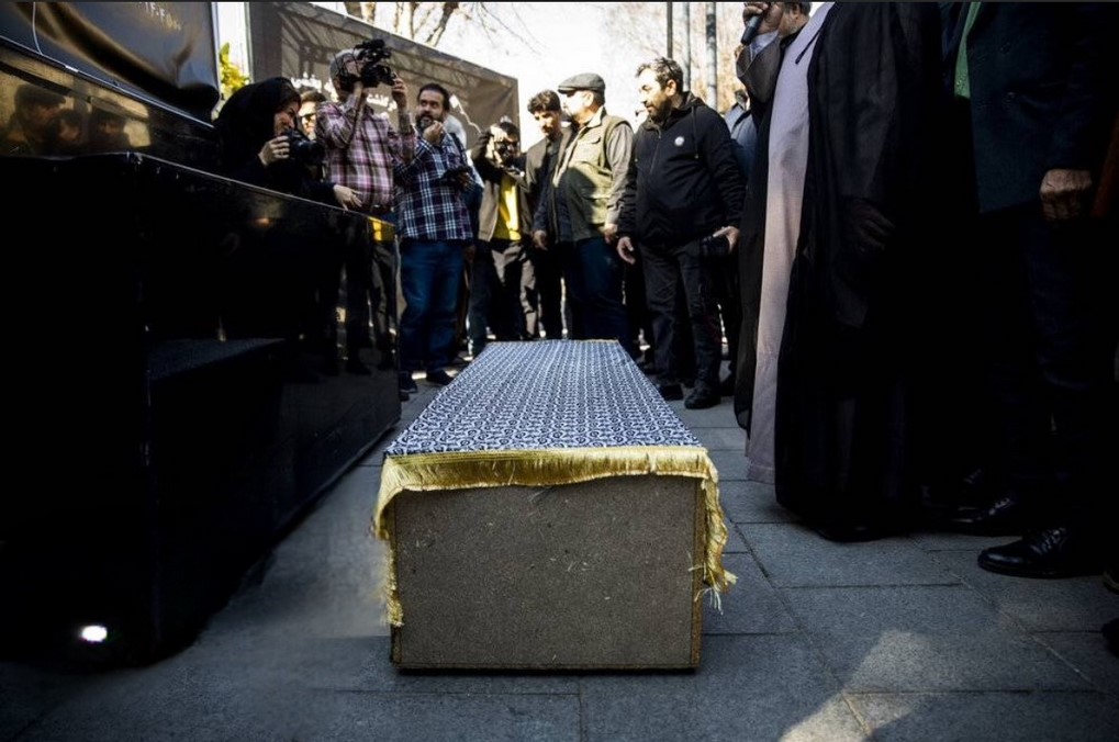 مراسم خاکسپاری زنده یاد «عنایت بخشی»