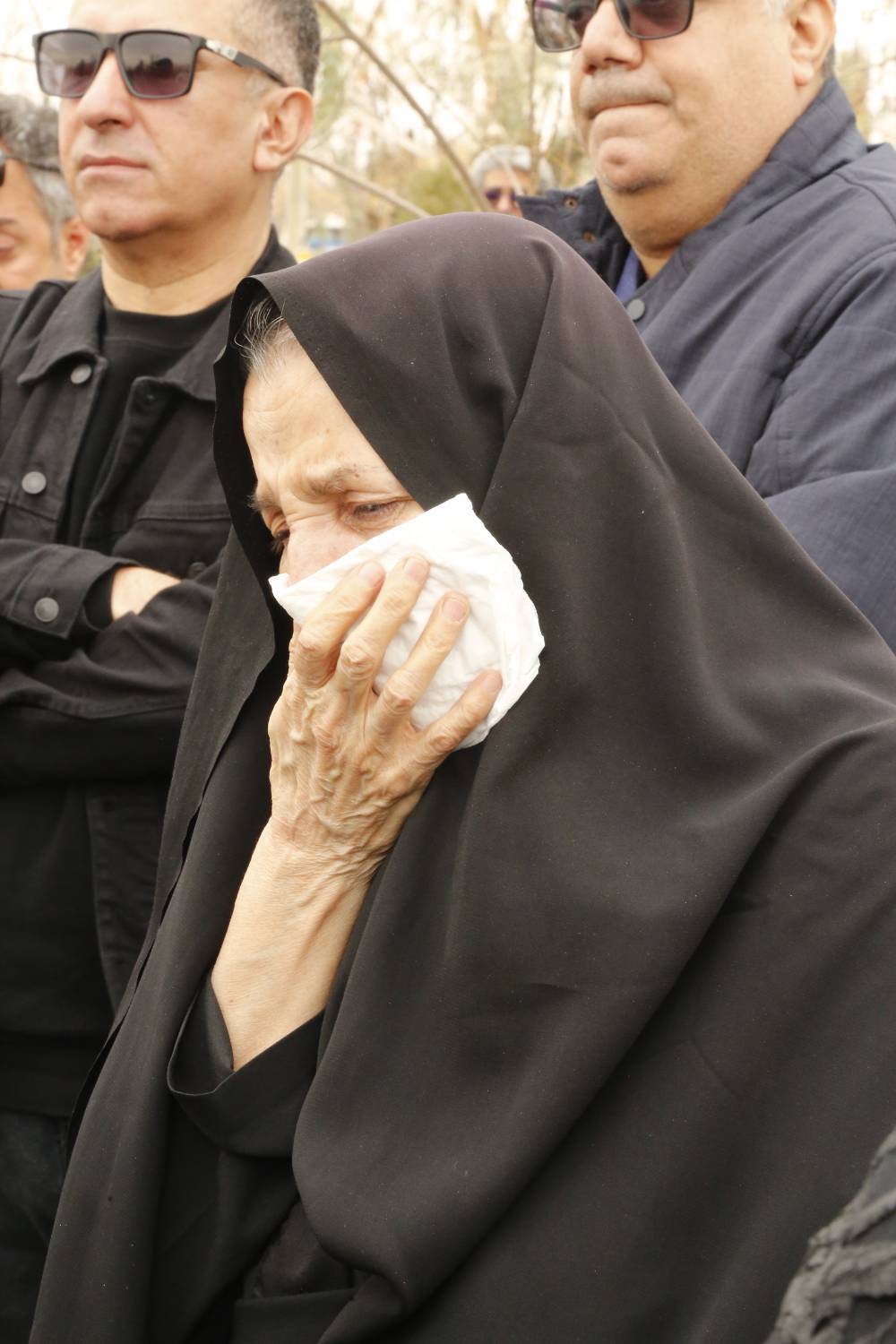 مراسم خاکسپاری زنده یاد «روح انگیز شمس»