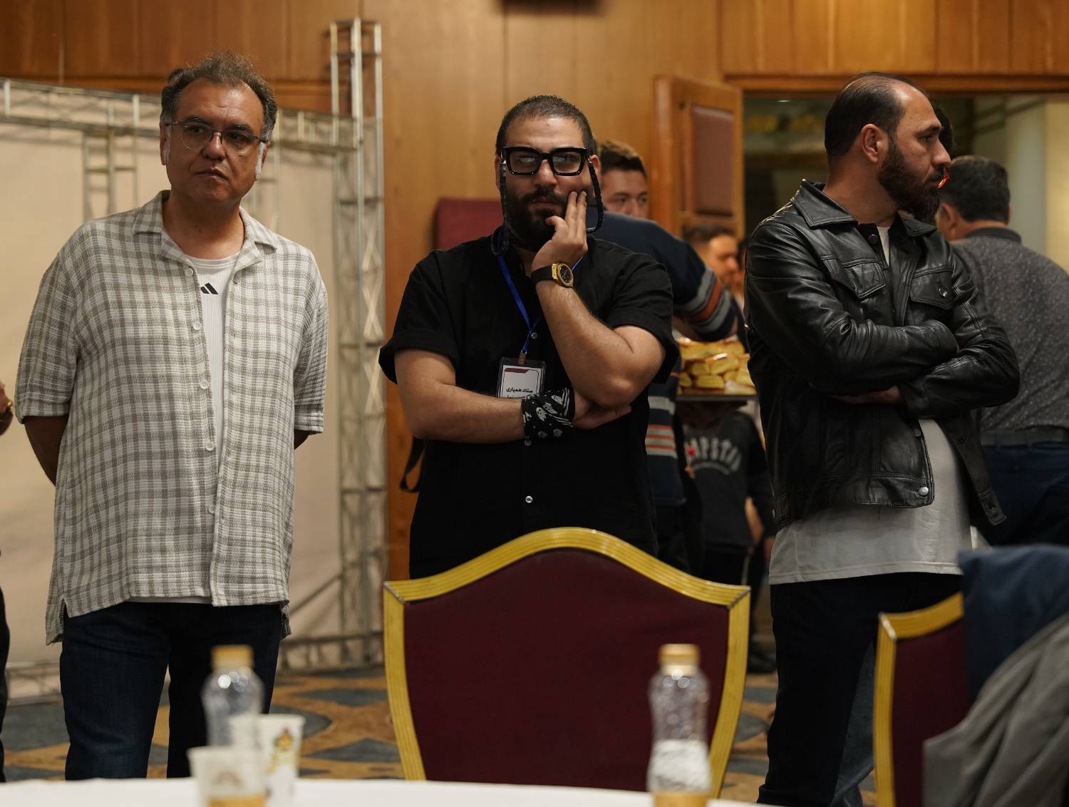 شب همدلی هنرمندان با هموطنان آسیب دیده از جنگ در هتل لاله
