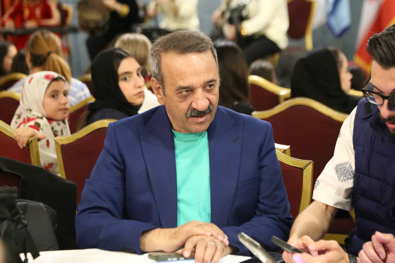 شب همدلی هنرمندان با هموطنان آسیب دیده از جنگ در هتل لاله