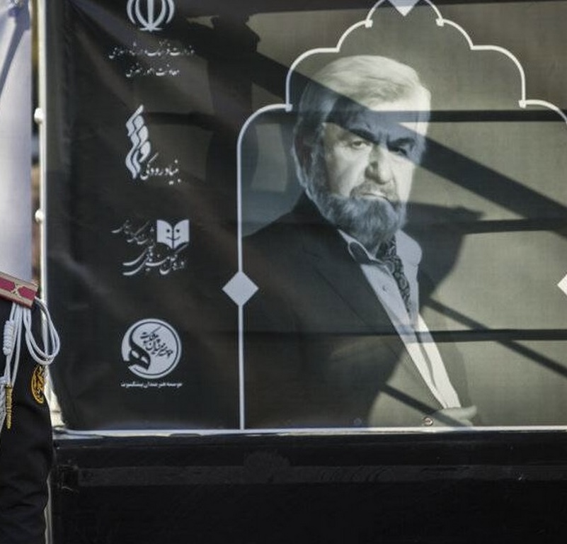 مراسم خاکسپاری زنده یاد «عنایت بخشی»
